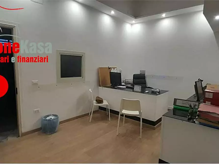 Immagine 4 di Ufficio in affitto  in Via Napoli a San Felice A Cancello