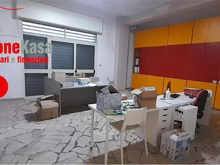 Immagine 10 di Ufficio in affitto  in Via Napoli a San Felice A Cancello