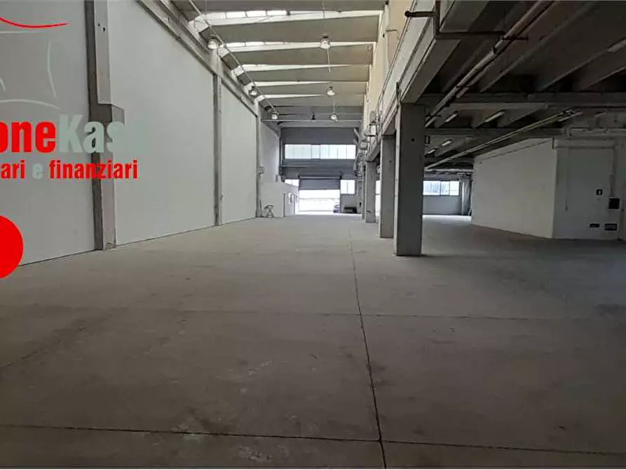 Immagine 2 di Capannone industriale in affitto  in VIA BOSCOFANGONE a Nola