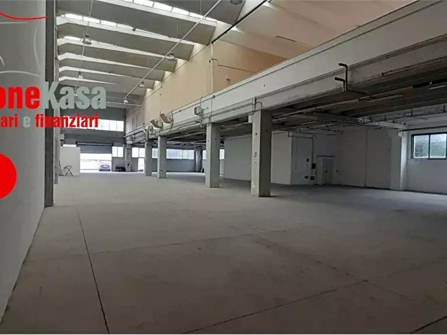 Immagine 1 di Capannone industriale in affitto  in VIA BOSCOFANGONE a Nola