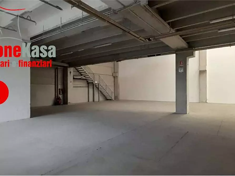 Immagine 4 di Capannone industriale in affitto  in VIA BOSCOFANGONE a Nola