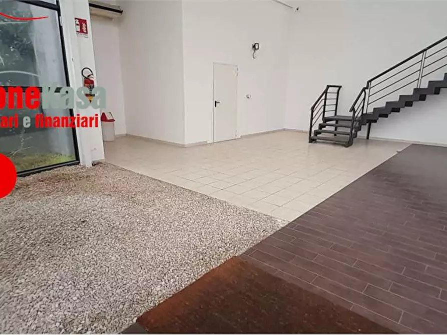 Immagine 10 di Capannone industriale in affitto  in VIA BOSCOFANGONE a Nola