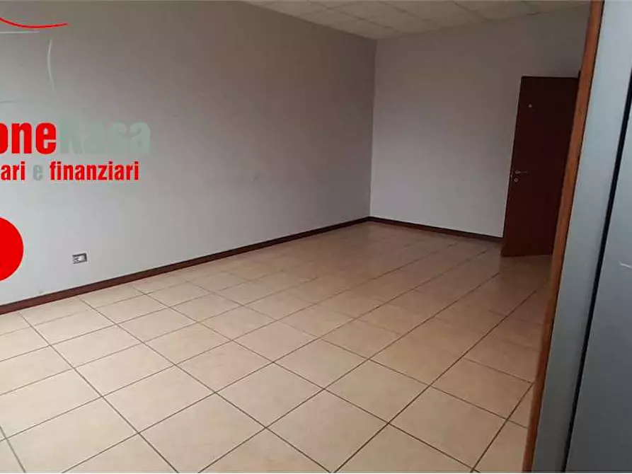 Immagine 15 di Capannone industriale in affitto  in VIA BOSCOFANGONE a Nola