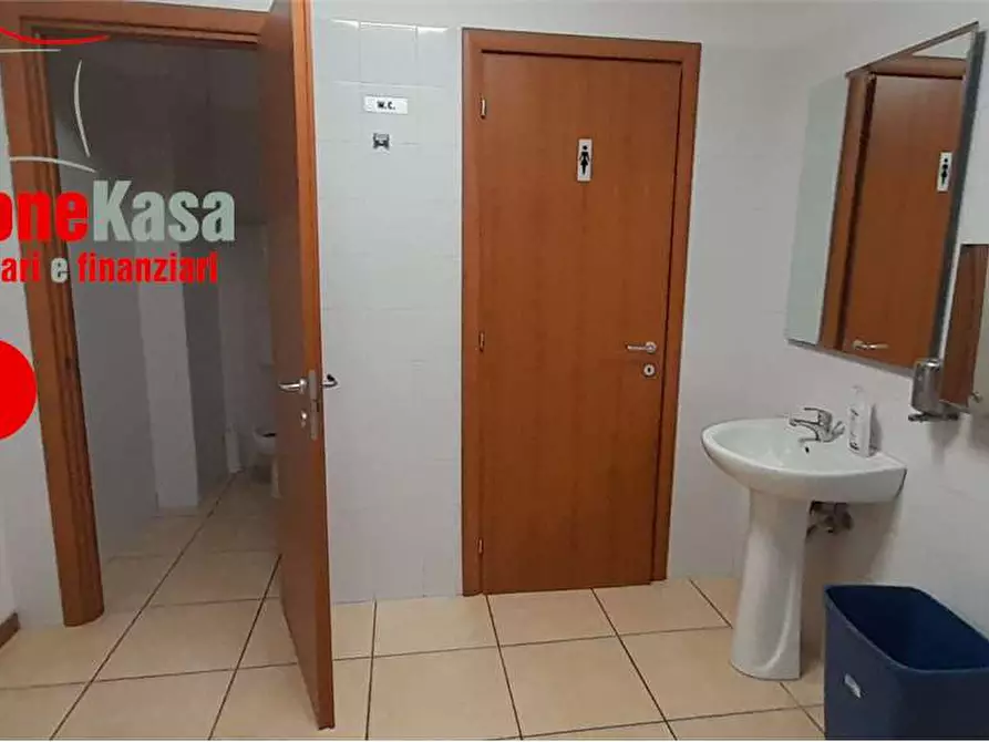 Immagine 34 di Capannone industriale in affitto  in VIA BOSCOFANGONE a Nola