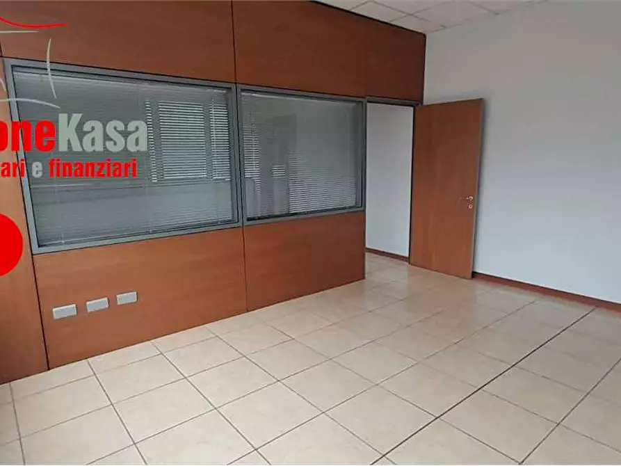 Immagine 22 di Capannone industriale in affitto  in VIA BOSCOFANGONE a Nola