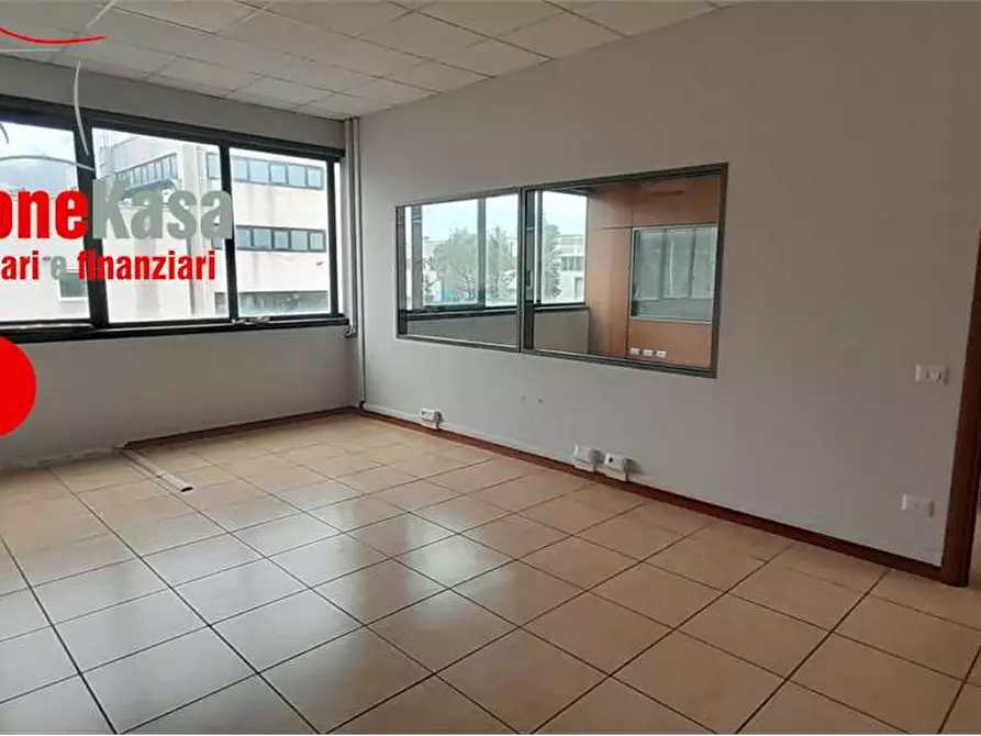 Immagine 21 di Capannone industriale in affitto  in VIA BOSCOFANGONE a Nola