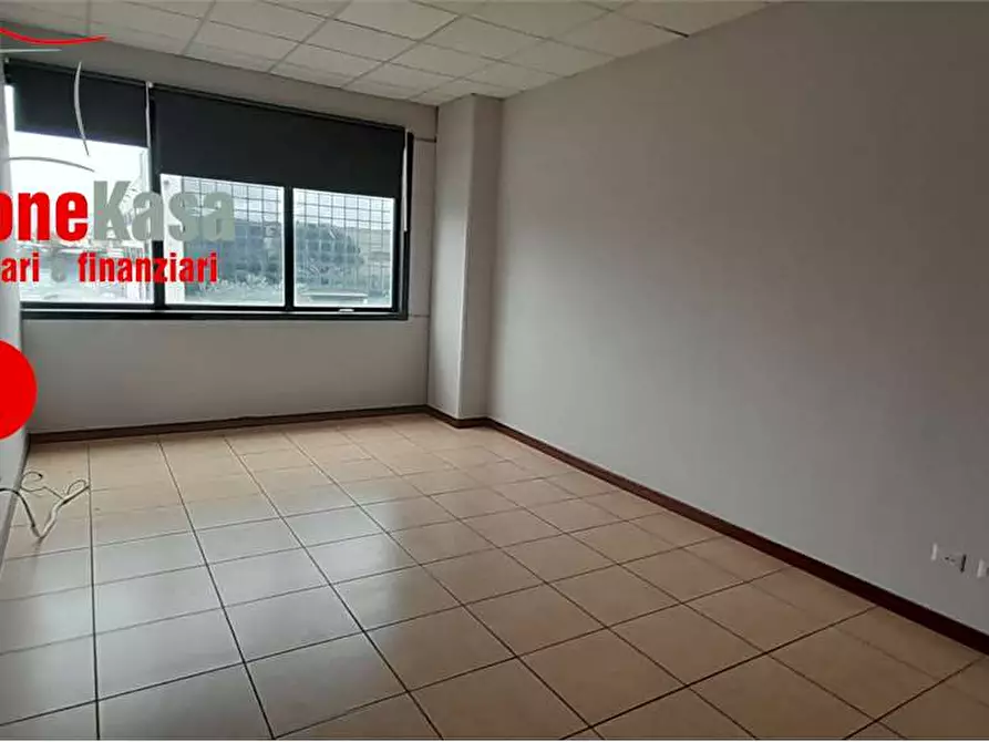 Immagine 25 di Capannone industriale in affitto  in VIA BOSCOFANGONE a Nola