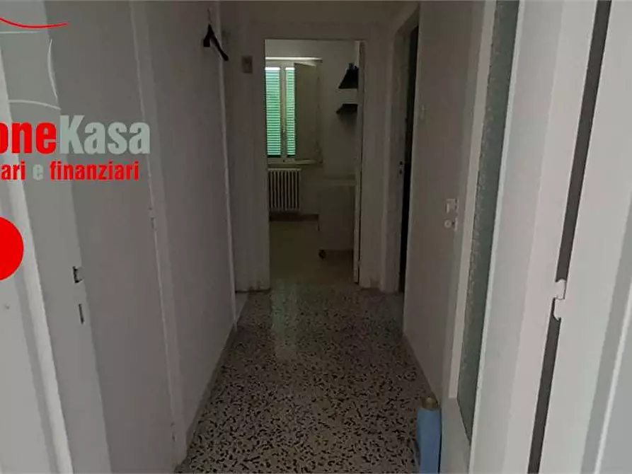 Immagine 13 di Quadrilocale in affitto  in Viale Ferrovia a San Felice A Cancello