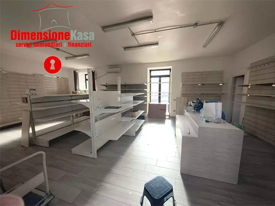 Immagine 1 di Negozio in affitto  a Nola