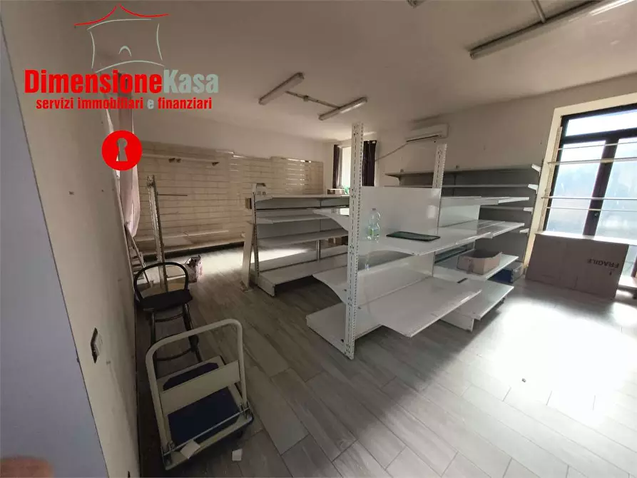 Immagine 5 di Negozio in affitto  a Nola