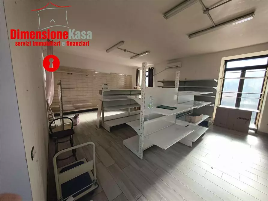 Immagine 7 di Negozio in affitto  a Nola