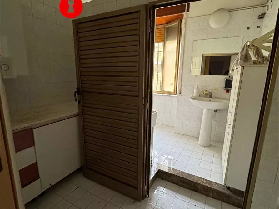 Immagine 11 di Magazzino in vendita  in via madonnella  11 a Roccarainola