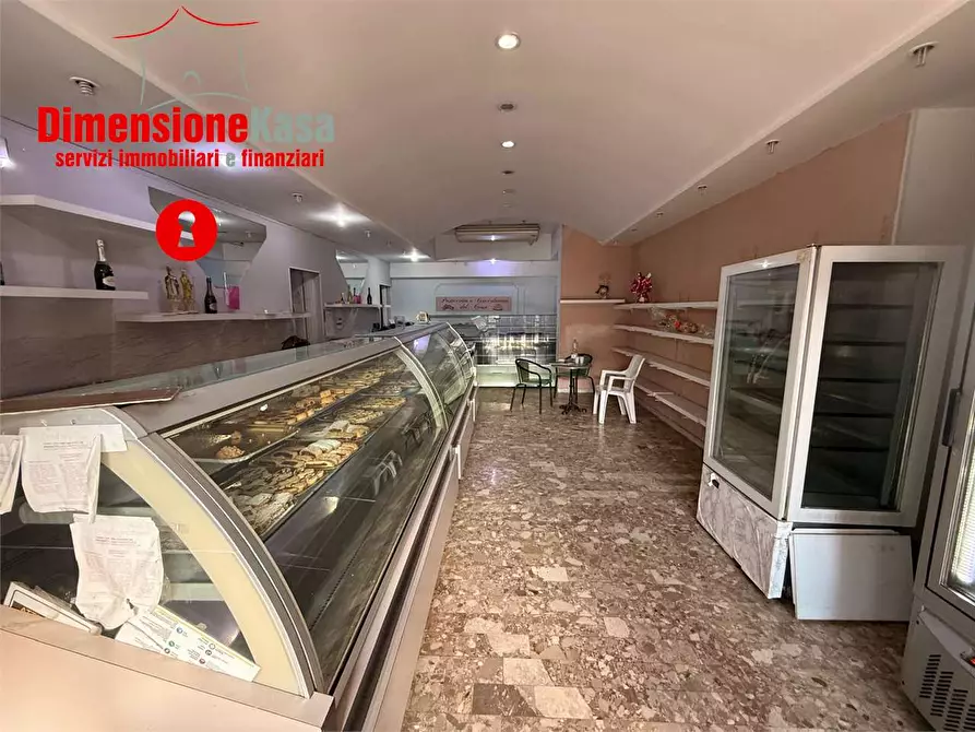 Immagine 2 di Negozio in affitto  in via circumvallazione 254 a Nola