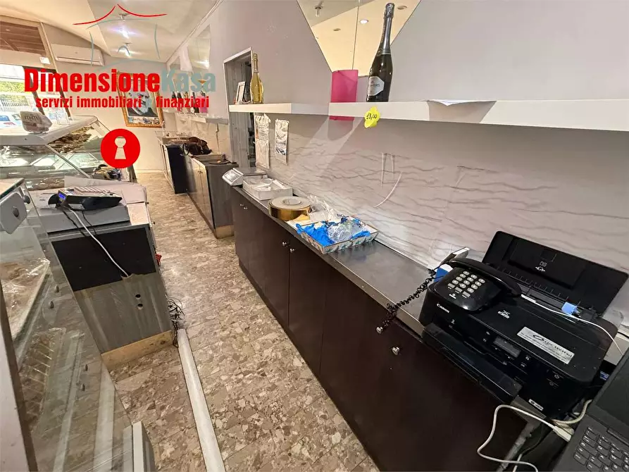 Immagine 6 di Negozio in affitto  in via circumvallazione 254 a Nola