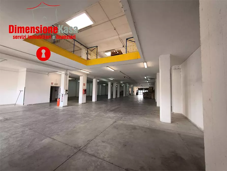 Immagine 15 di Capannone industriale in vendita  in Interporto a Nola