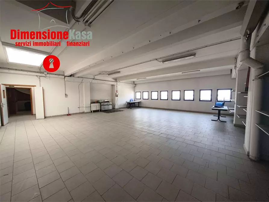 Immagine 9 di Capannone industriale in vendita  in Interporto a Nola