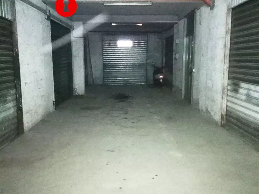 Immagine 3 di Magazzino in affitto  in via de gasperi a Cimitile