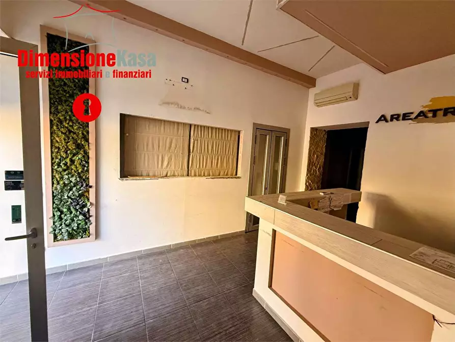 Immagine 1 di Negozio in affitto  in via nazionale delle puglie 35 a Cimitile