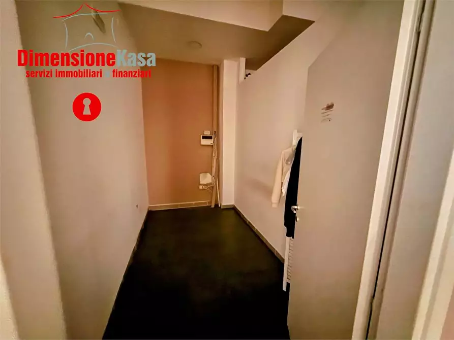 Immagine 11 di Negozio in affitto  in via nazionale delle puglie 35 a Cimitile