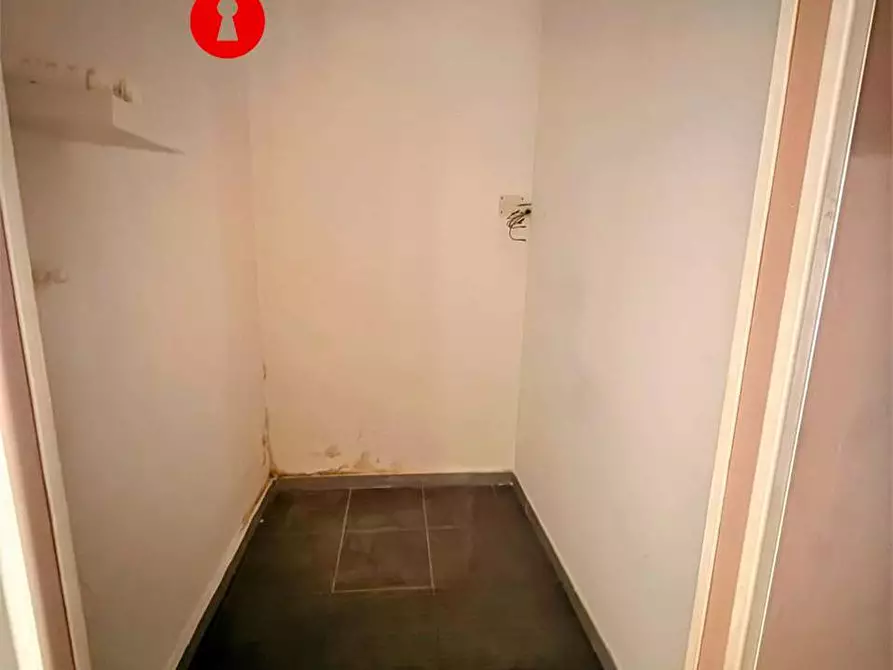 Immagine 14 di Negozio in affitto  in via nazionale delle puglie 35 a Cimitile