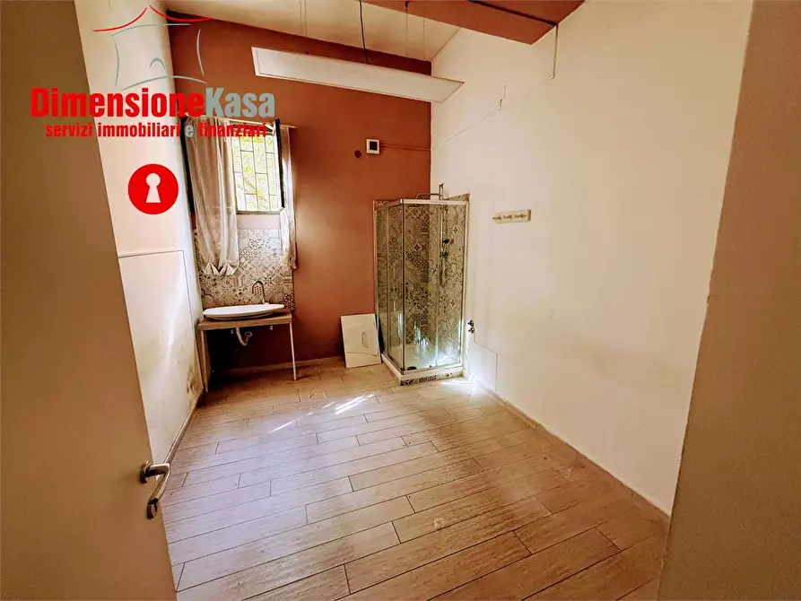 Immagine 16 di Negozio in affitto  in via nazionale delle puglie 35 a Cimitile