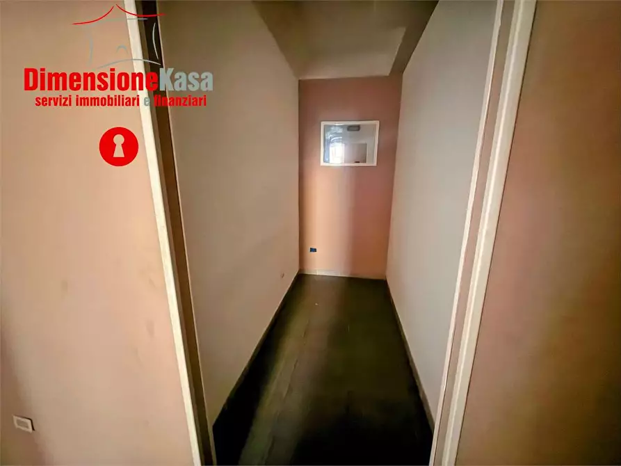 Immagine 17 di Negozio in affitto  in via nazionale delle puglie 35 a Cimitile