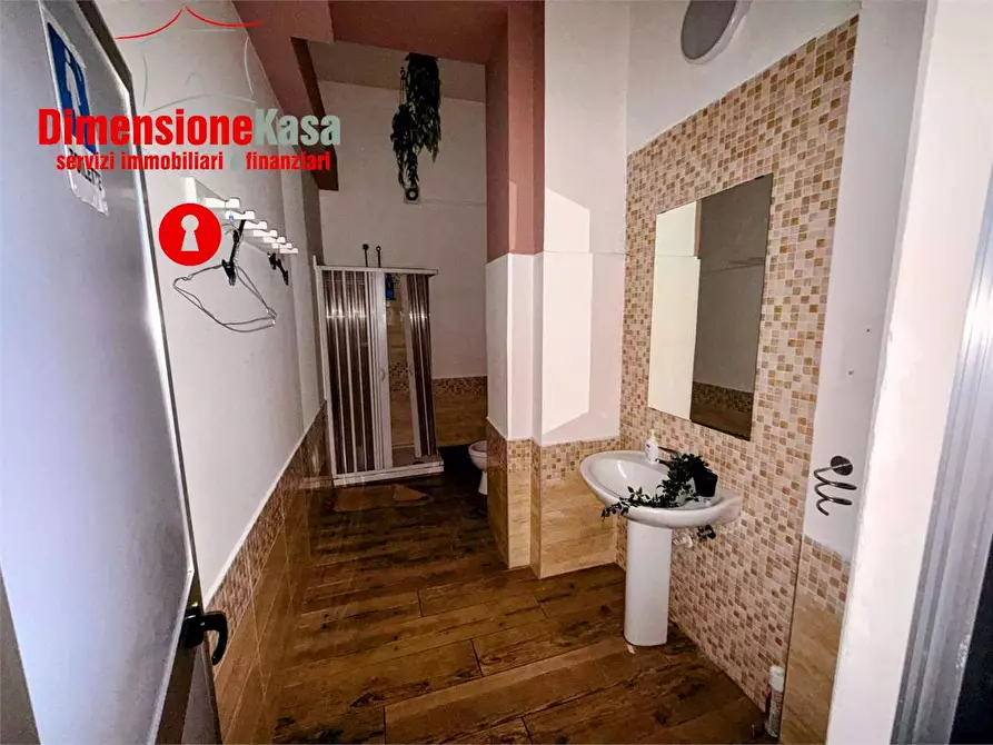 Immagine 20 di Negozio in affitto  in via nazionale delle puglie 35 a Cimitile