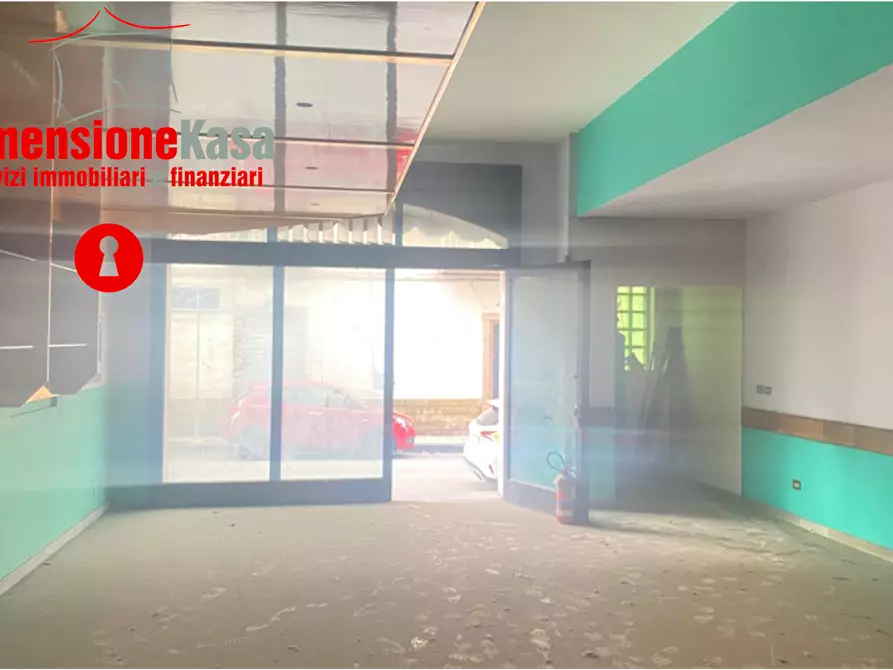 Immagine 1 di Negozio in affitto  in via nazionale delle puglie 13 a Cimitile