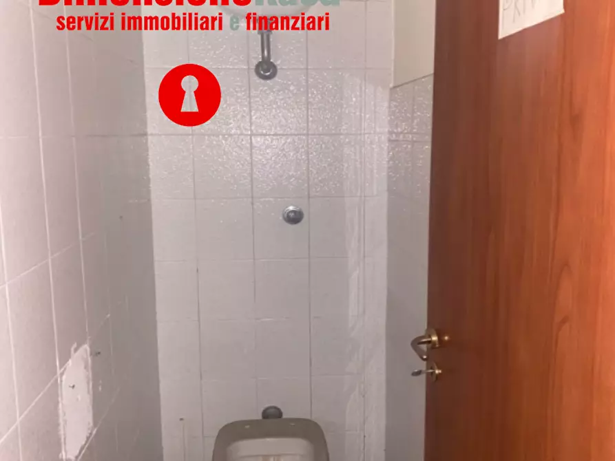 Immagine 4 di Negozio in affitto  in via nazionale delle puglie 13 a Cimitile