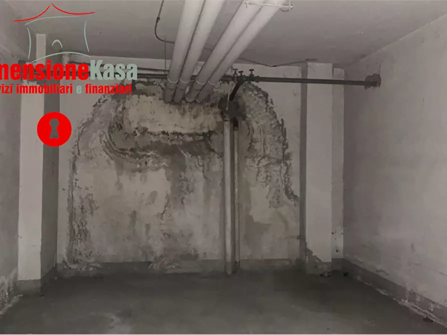 Immagine 7 di Negozio in affitto  in via nazionale delle puglie 13 a Cimitile