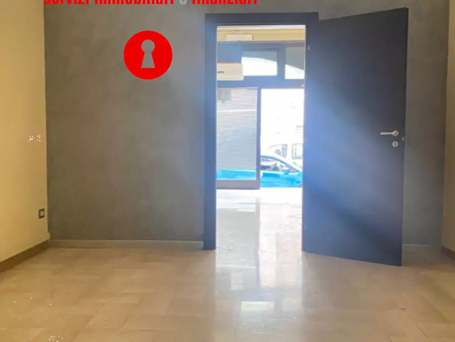 Immagine 4 di Negozio in affitto  in via nazionale delle puglie 13 a Cimitile