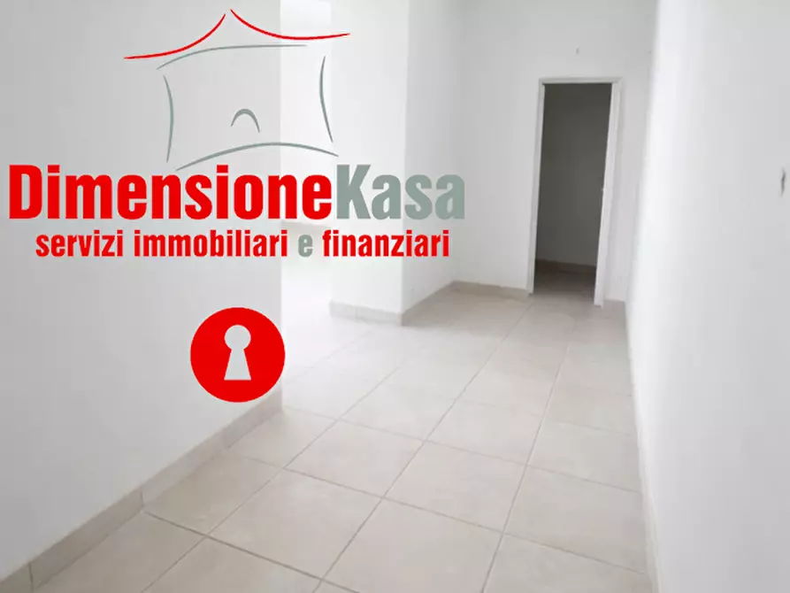 Immagine 3 di Negozio in affitto  in Corso Campano  273 a Qualiano