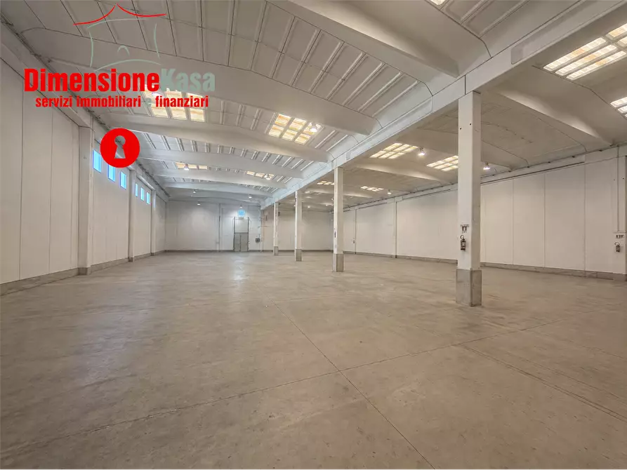 Immagine 5 di Capannone industriale in affitto  in Asi a Nola