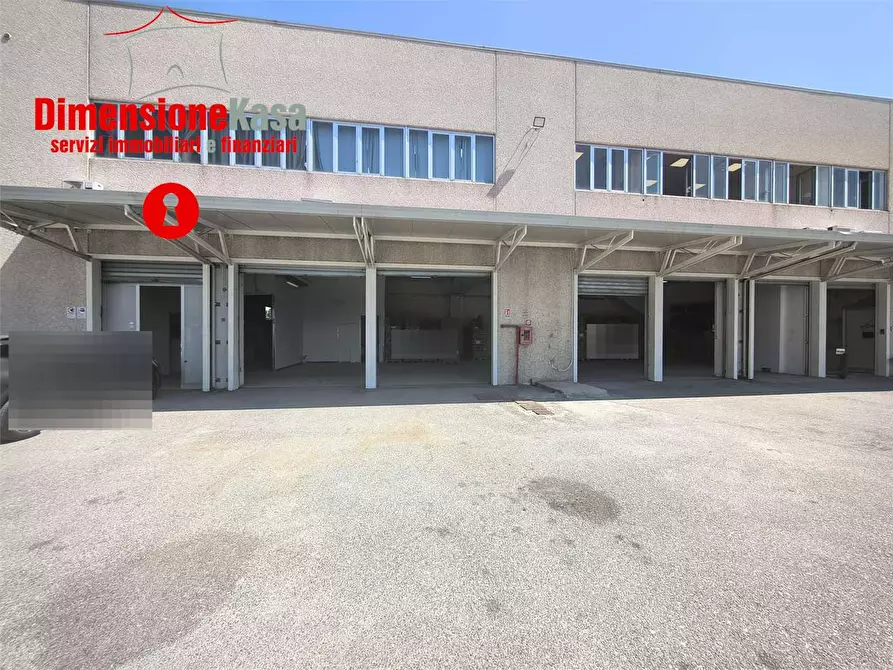 Immagine 3 di Capannone industriale in affitto  in Asi a Nola
