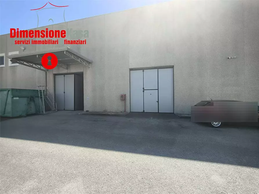 Immagine 11 di Capannone industriale in affitto  in Asi a Nola