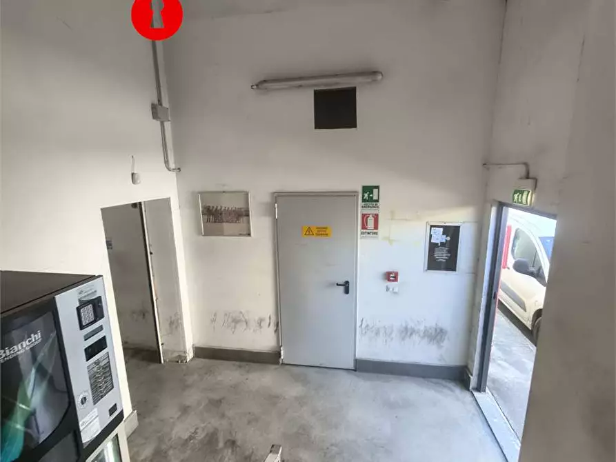 Immagine 14 di Capannone industriale in affitto  in Asi a Nola