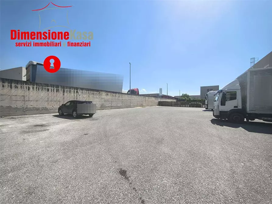 Immagine 12 di Capannone industriale in affitto  in Asi a Nola