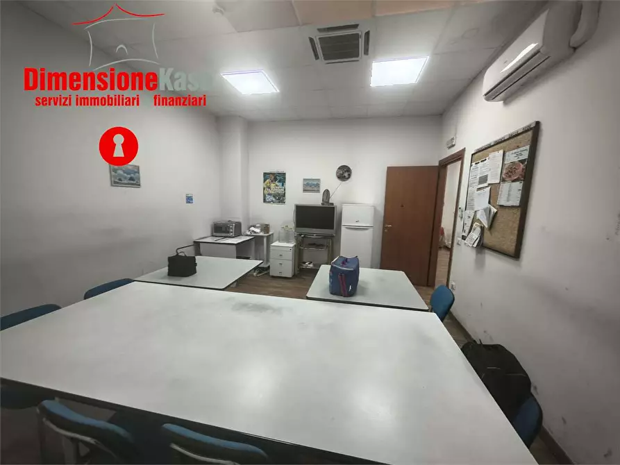 Immagine 19 di Capannone industriale in affitto  in Asi a Nola