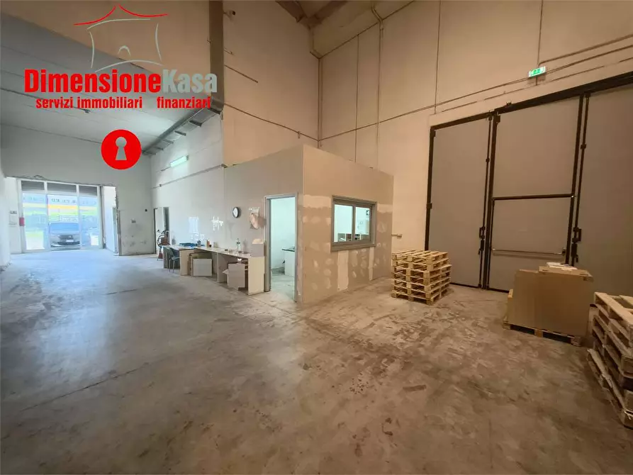 Immagine 7 di Capannone industriale in affitto  in Asi a Nola
