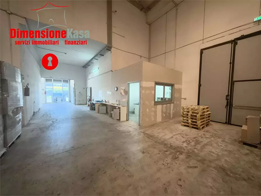 Immagine 8 di Capannone industriale in affitto  in Asi a Nola