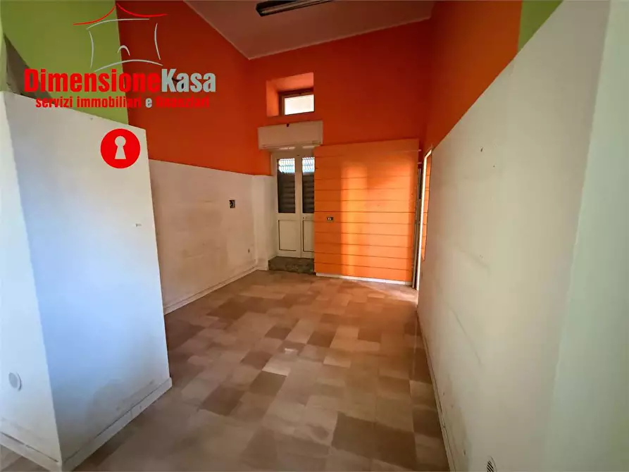 Immagine 2 di Negozio in vendita  in corso umberto I 37 a Cimitile