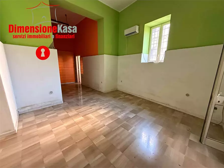 Immagine 4 di Negozio in vendita  in corso umberto I 37 a Cimitile