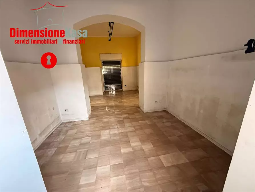 Immagine 9 di Negozio in vendita  in corso umberto I 37 a Cimitile