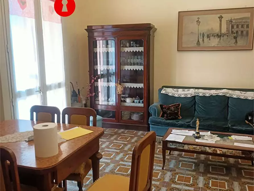 Immagine 3 di Casa indipendente in vendita  in corso cesare soprano a Liveri