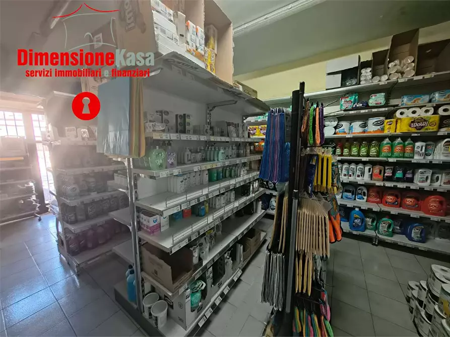 Immagine 18 di Negozio in vendita  in Via Polvica  38 a San Felice A Cancello