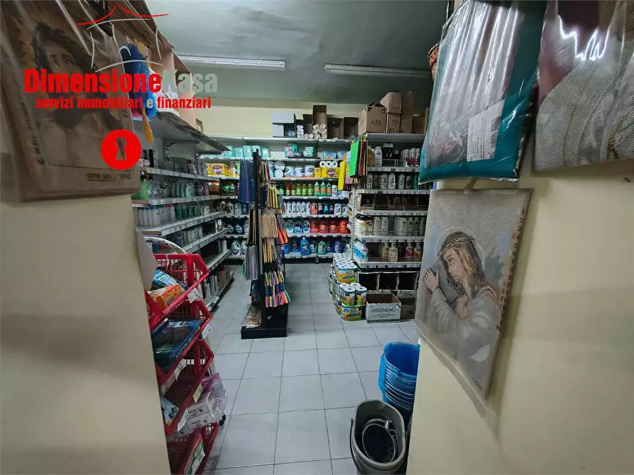 Immagine 16 di Negozio in vendita  in Via Polvica  38 a San Felice A Cancello