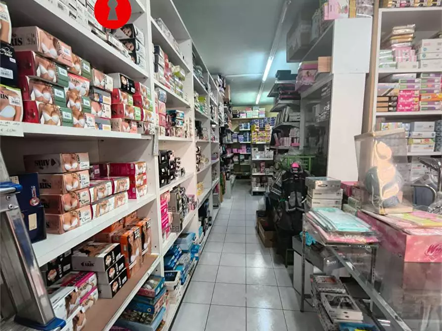 Immagine 11 di Negozio in vendita  in Via Polvica  38 a San Felice A Cancello