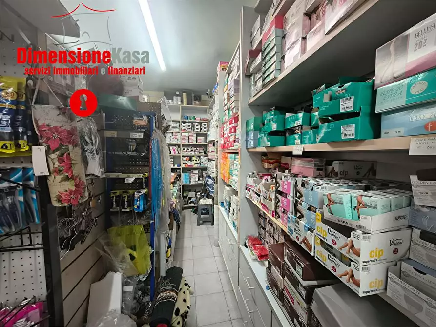Immagine 3 di Negozio in vendita  in Via Polvica  38 a San Felice A Cancello