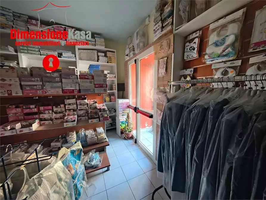 Immagine 2 di Negozio in vendita  in Via Polvica  38 a San Felice A Cancello
