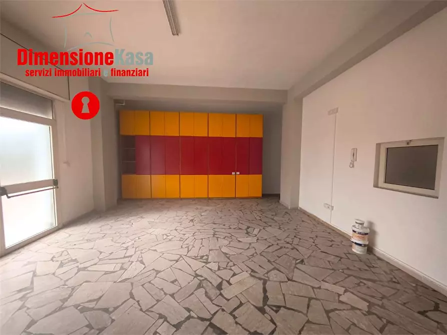 Immagine 5 di Ufficio in affitto  in Via Napoli a San Felice A Cancello